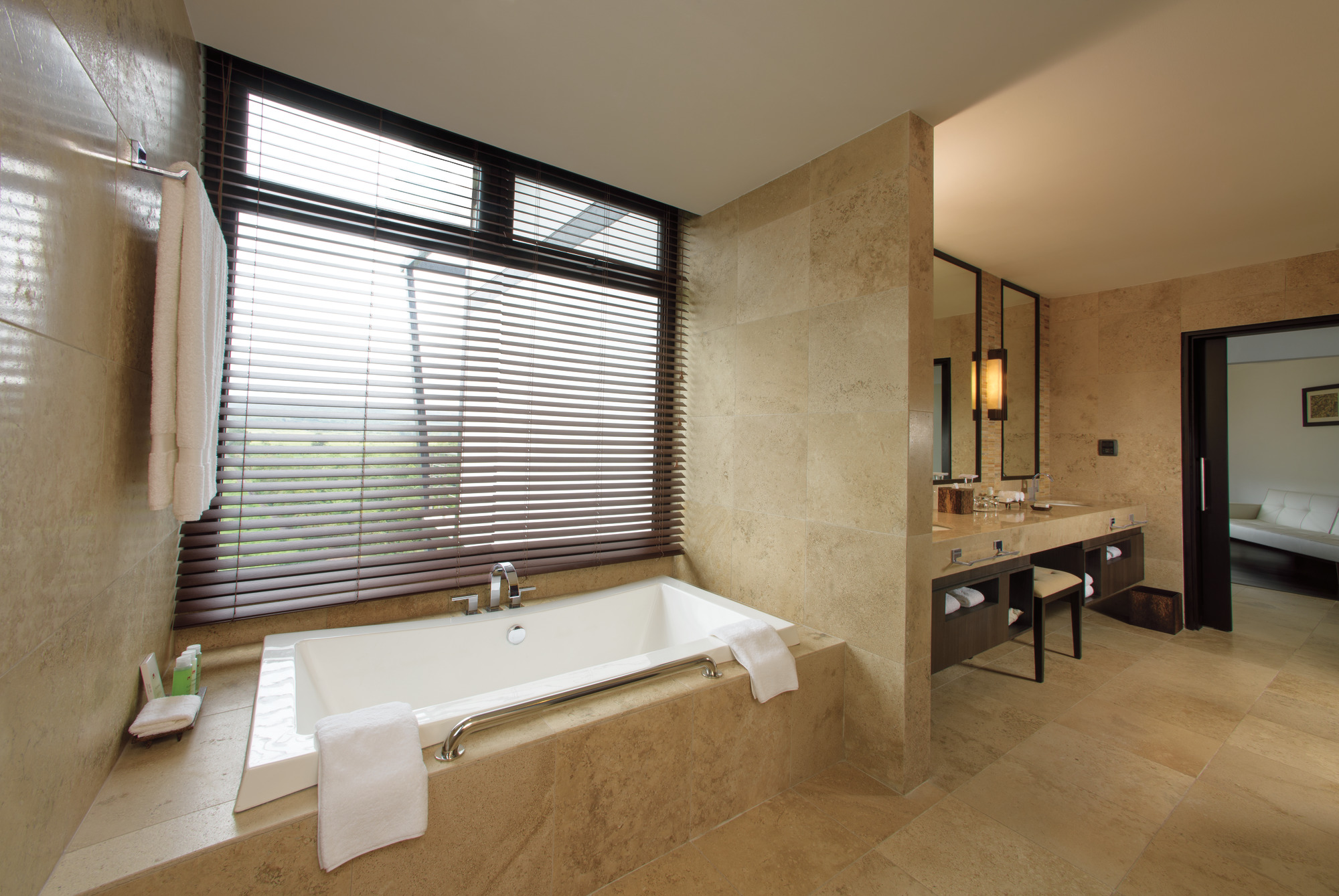 Oasis Kitchen & Bath Showrooms by APR Supply Co. LocationsthroughoutPennsylvaniaandDelaware